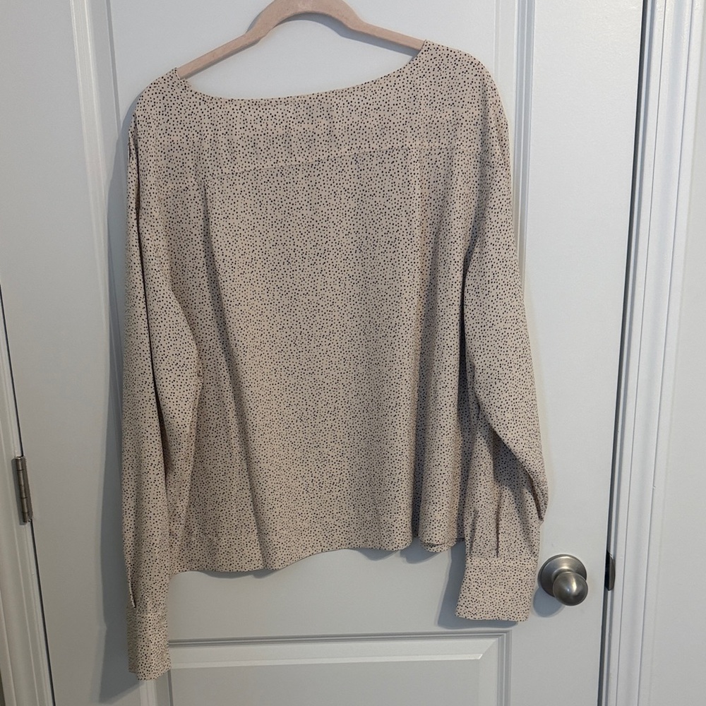 LOFT Cream and Black Patterned Blouse - Picture 3 of 3